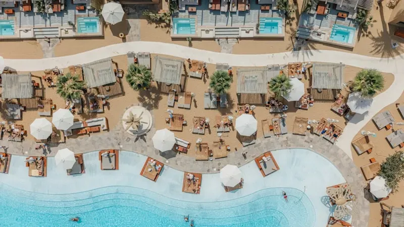 Desire vs Temptation — hvilken resort passer til jer?